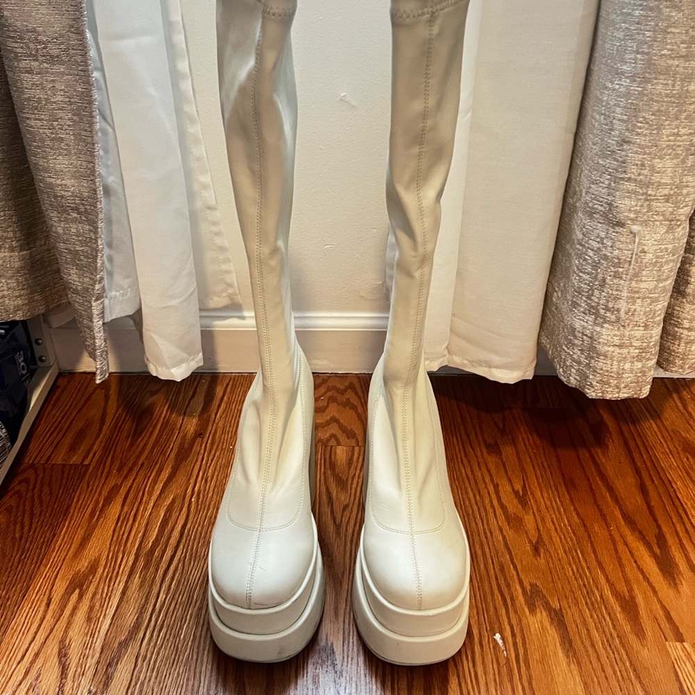 Steve Madden Cypress White Platform Boots